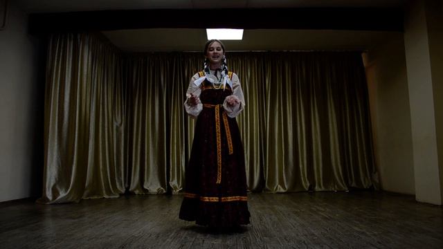 Анисимова Мария (6 класс) - свадебная песня "Яблонь моя" смотреть онлайн