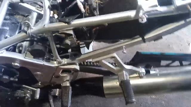 Обслуживание задней передней подвески, и частичная покраска. Suzuki GSX 1100 F. Часть 2. смотреть онлайн
