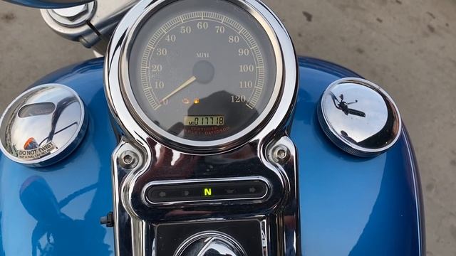 Harley-Davidson Dyna Wide Glide FXDWGI 2006