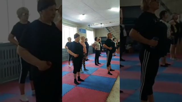 Упражнения с гантелями #training #гантели #занятия #движениежизнь #движение смотреть онлайн