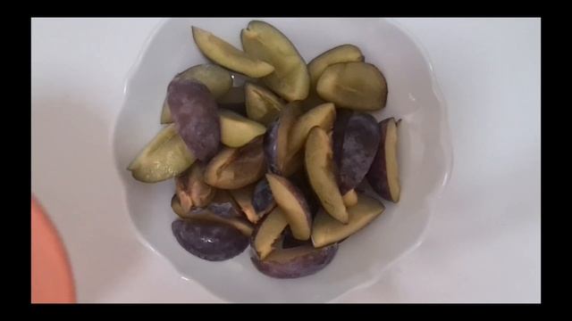 бомбически вкусный пирог со сливами