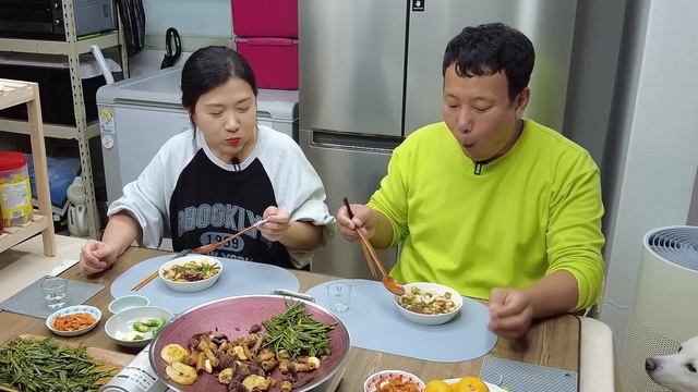 부추무침은 필수! 곱창 염통 구이 먹방 Grilled Beef Intestines(Gopchang gui) Mukbang смотреть онлайн