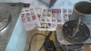 Аппарат для дробления перговых сотов