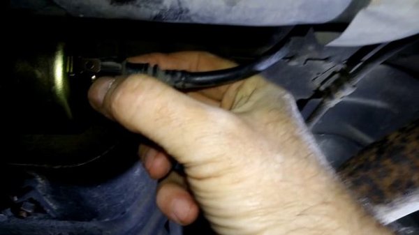 Как заменить бензиновый фильтр Geely ck 2.