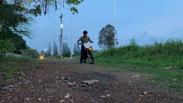 Suzuki Rm80-1984 ขี่ขึ้นเขา ขี่เข้าป่า วิบาก วิบากบังลม 80cc rm85 rm80 ขี่วิบากขึ้นเขา смотреть онлайн