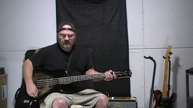 BEST CHEAP BUDGET BASS GRETSCH 2220 REVIEW W/Fender Rumble 40, plus 3 Gig Bags that fit. смотреть онлайн