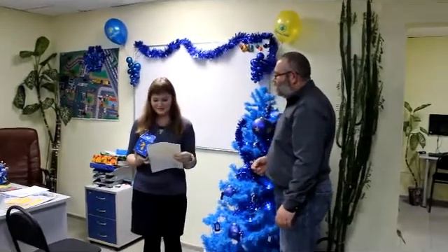 Вручение новогодних подарков от автошколы Престиж смотреть онлайн