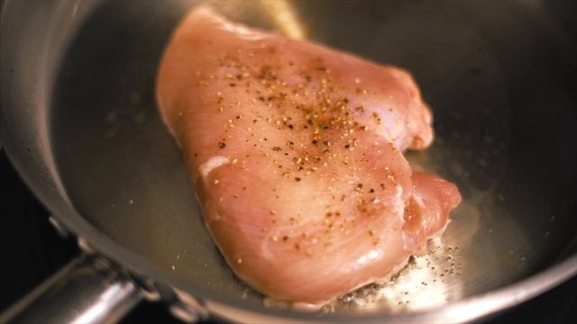 Куриная грудка с соусом из белого вина | Простой рецепт смотреть онлайн