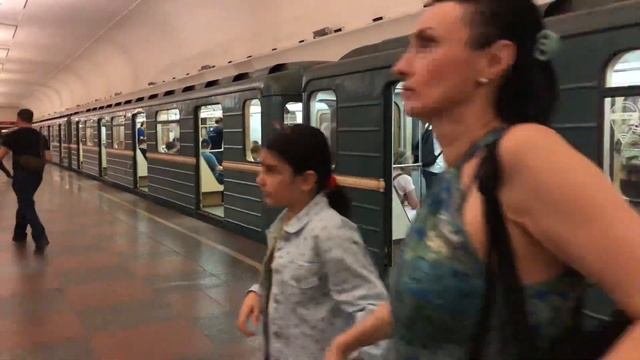 81-717/714.5М На станции Кропоткинская смотреть онлайн
