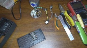 Маломощный блок питания для автомагнитолы из зарядки шуруповерта