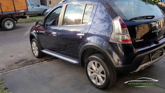 Renault Sandero Stepway Privilege 2013 смотреть онлайн
