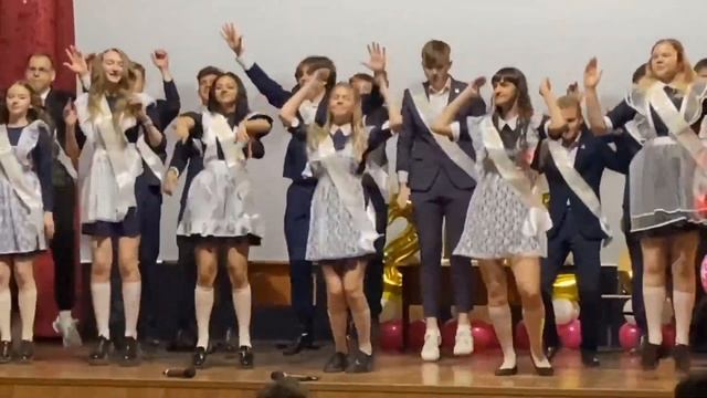 МОЙ ПОСЛЕДНИЙ ЗВОНОК/вальс/вечер с друзьями смотреть онлайн