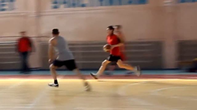 12 марта КСК бросок с середины площадки за 5 секунд до свистка смотреть онлайн