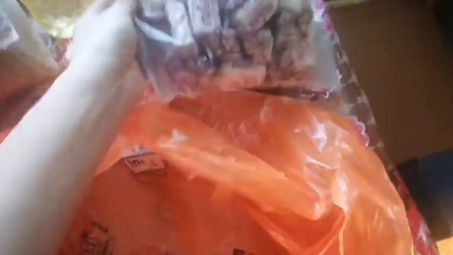 Дистанционное обучение продолжается/со школы дали сухие пайки смотреть онлайн