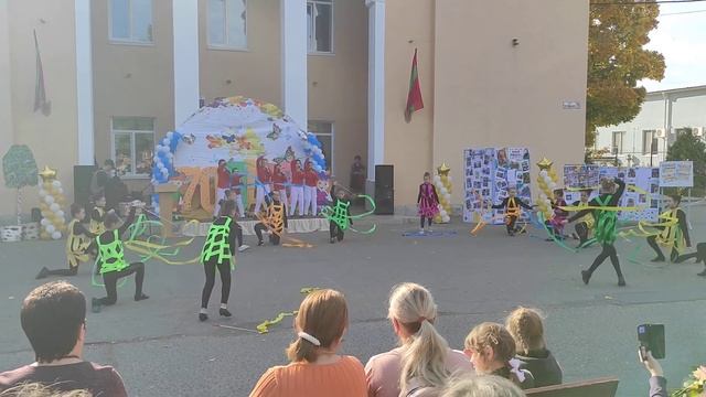 Танец с ленточками. Серпантин, 22 октября 2021 смотреть онлайн