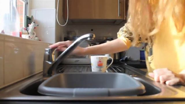 Georgina Sallis 'Mary' Trailer смотреть онлайн