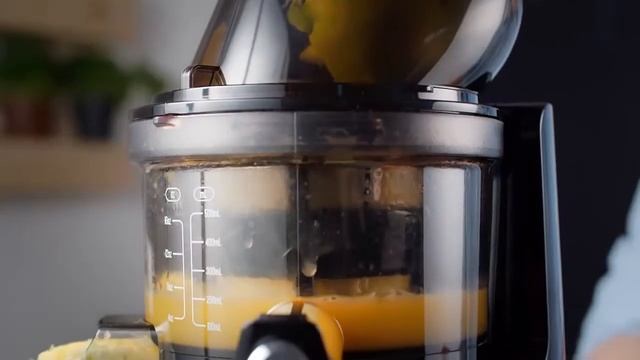 Вертикальная шнековая соковыжималка Sana Horeca - 909 с коммерческой гарантией! смотреть онлайн