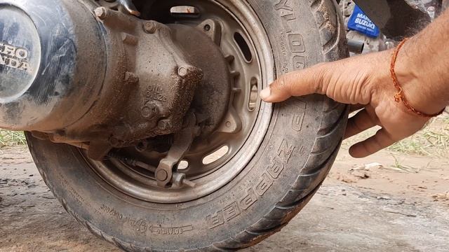 How to check Rear Wheel of Your Gearless Scooter смотреть онлайн