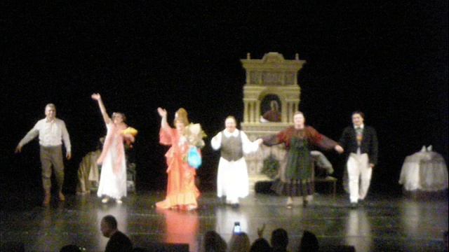 19.10.2019 г. Спектакль «С кем поведёшься» (21.10.2019 г.) смотреть онлайн