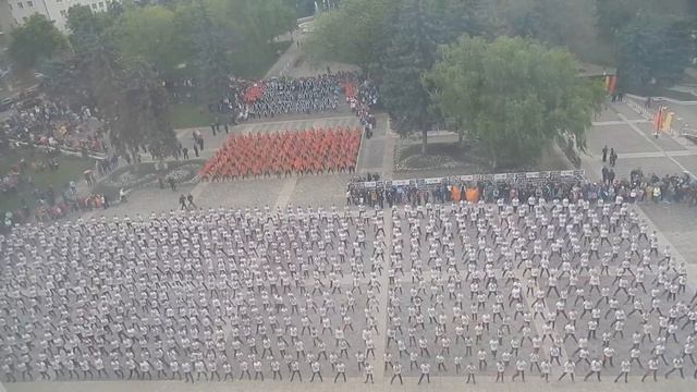 7.05.15 Пятигорск, Флешмоб" Победа.70лет" смотреть онлайн