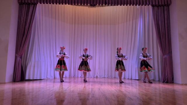 КДШМ №3, Зразковий ансамбль народного танцю "Росток" , "Молдавський танець" смотреть онлайн