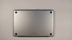 Как высверлить сломанный винт на MacBook