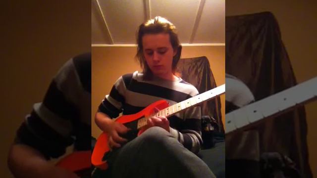Jamming on an Ibanez Mikro смотреть онлайн