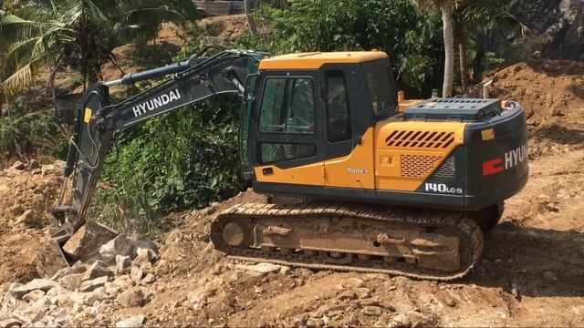 Hyundai 140 Excavator Working | Heavy Duty #excavator #excavator_operator #excavatorvideo #bulldoze