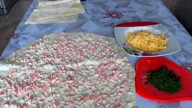 РУЛЕТ ИЗ ЛАВАША/ЗАКУСКА НА СКОРУЮ РУКУ/РУЛЕТ НА ПРАЗДНИЧНЫЙ СТОЛ/СЫРНЫЙ РУЛЕТ/КРАБОВЫЙ РУЛЕТ смотреть онлайн