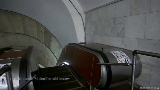 Станция метро Новослободская, переход на станцию  Менделеевская // 27 июня 2018