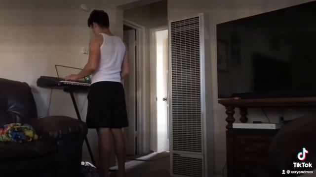 Viral Dr. Dre Piano Switch смотреть онлайн