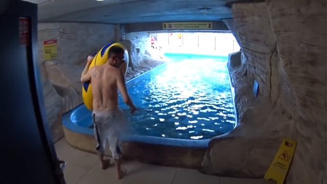 Scary Shark Water Slide at Aquapark Reda смотреть онлайн