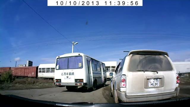 ЖД переезд, р н Арматурного завода 10 10 2013 смотреть онлайн