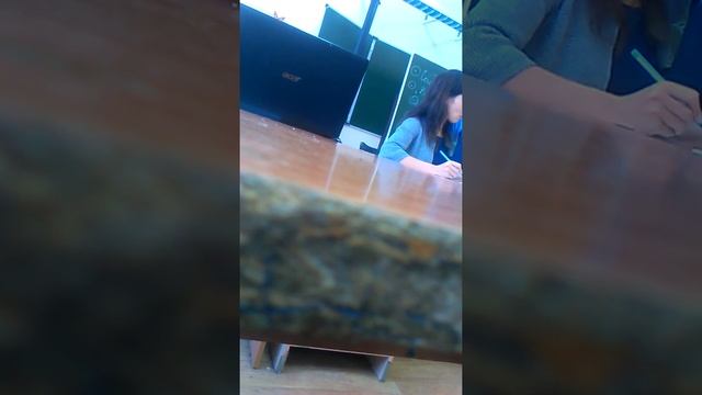 Скрытая камера!!! Малина сидит сомной она же и Мне Я ЛИЗА КИСА СПОЛИЛА!!! смотреть онлайн