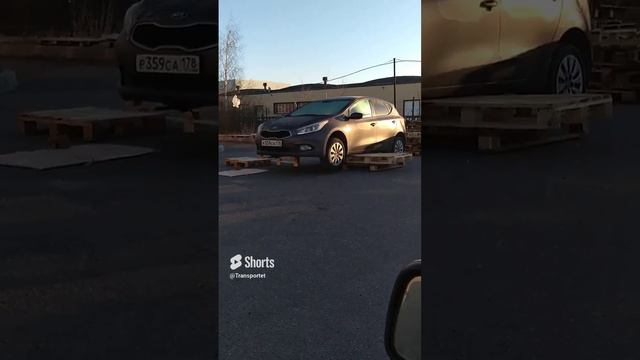 Машина на паллетах #Shorts #паллет #машины #поддон смотреть онлайн