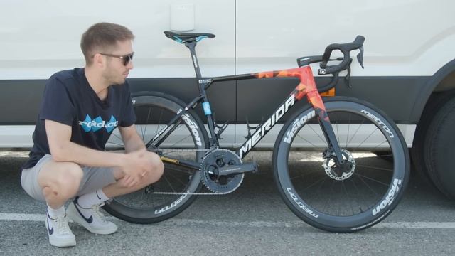 The comfiest bike in the Tour de France - Merida Scultura Team смотреть онлайн