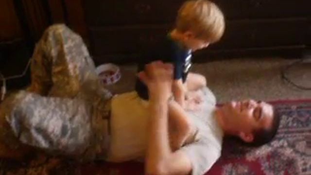 Daddy's Welcome Home смотреть онлайн