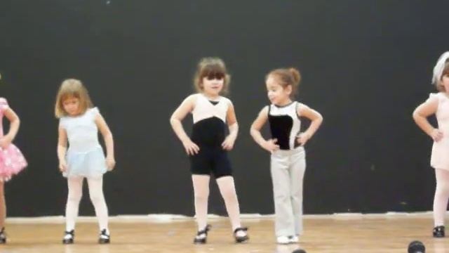 first dance show.MOV смотреть онлайн