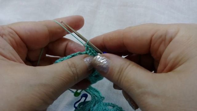 1. Кокетка к платью на 5-6 лет. Крючком. Sottotitoli in spagnolo. Vestido de ganchillo. смотреть онлайн