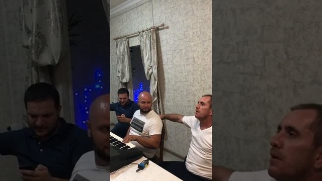 Чилæхсаты Владимир (зарæгы автор), Хуыбаты Леван æмæ Музиаты Алан - Абон æз фæрасыг дæн (live) смотреть онлайн