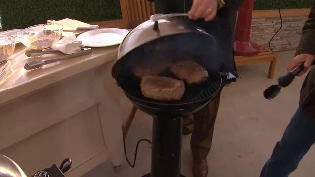 Masterbuilt Veranda 196 sq. in. Electric Grill with Cover with Dan Hughes смотреть онлайн