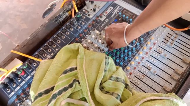 soundcraft signature 22 mixer pree and post Swiss use смотреть онлайн