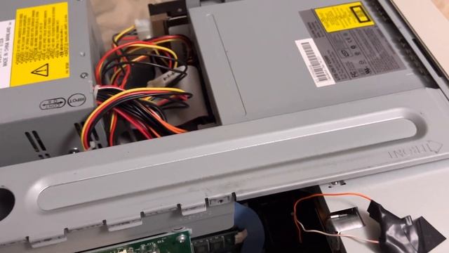 A look at a strange Mac - The Power Mac 4400 смотреть онлайн
