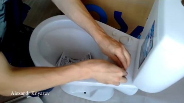 Как собрать, установить и закрепить сиденье для унитаза?