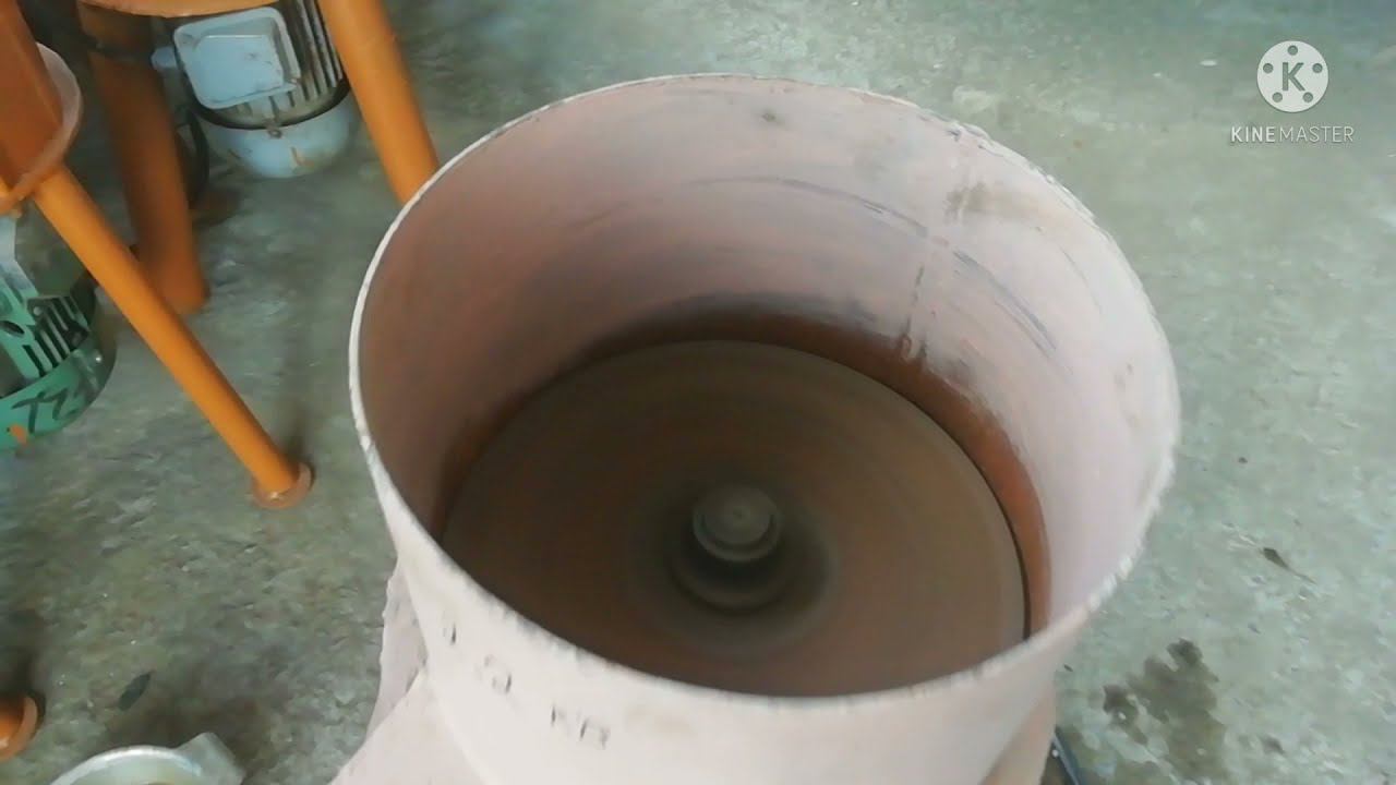 смотри как рубит КОРМОРЕЗКА укороченная. РУБИТ ВСЕ ОВОЩИ!!!! смотреть онлайн