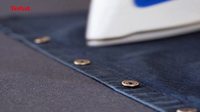 Tefal Durilium AirGlide Soleplates - great glide and strength смотреть онлайн