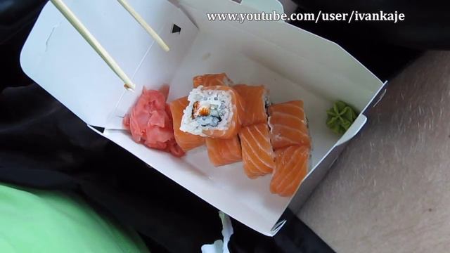 Ролл Филадельфия Обзор еды из Woka Asiafood смотреть онлайн