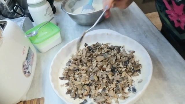 НЕВОЗМОЖНО ОТОРВАТЬСЯ!!! Заливной ПИРОГ с курицей и грибами.PIE with chicken and mushrooms. смотреть онлайн