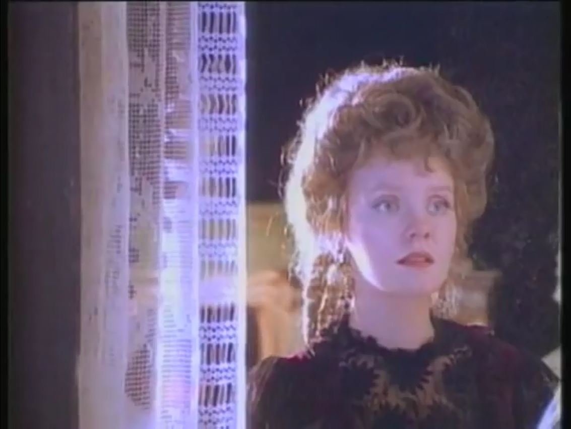 Валерия - Отцвели уж давно хризантемы в саду (1994) смотреть онлайн