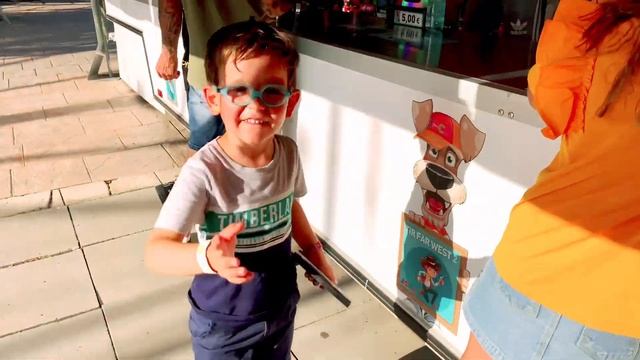 ВЗЯТЬ БЫКА ЗА РОГА ?ДЕНЬ РОЖДЕНИЯ СЕРЖИ В ПАРКЕ АТТРАКЦИОНОВ В ГОРОДЕ ЭСТАРТИТ(ИСПАНИЯ) смотреть онлайн